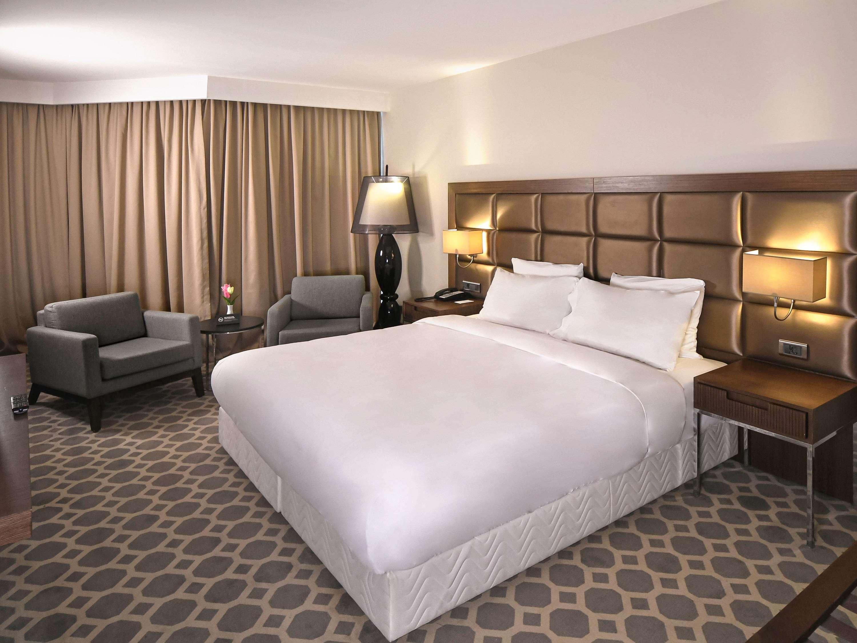 Mercure Istanbul West Hotel & Convention Center Exterior photo