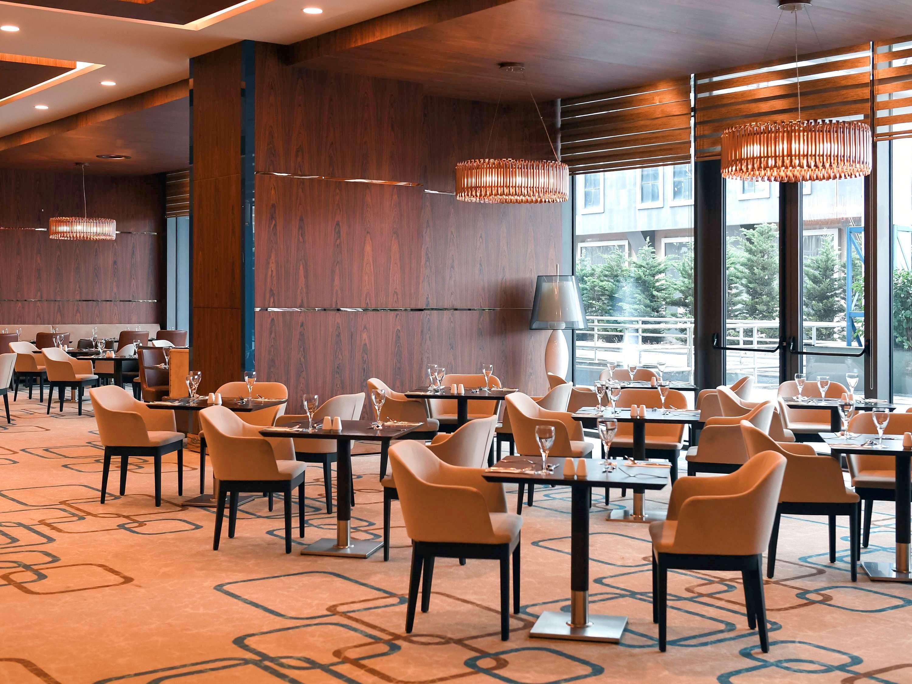 Mercure Istanbul West Hotel & Convention Center Exterior photo